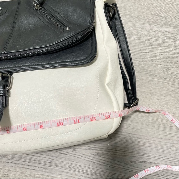 NWT EXPRESSIONS NYC Vegan Leather Large Convertible Shoulder Bag - Picture 10 of 12